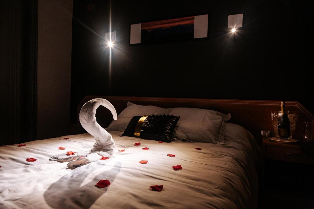 Hotel Le Tivoli Vic-en-Bigorre Ngoại thất bức ảnh