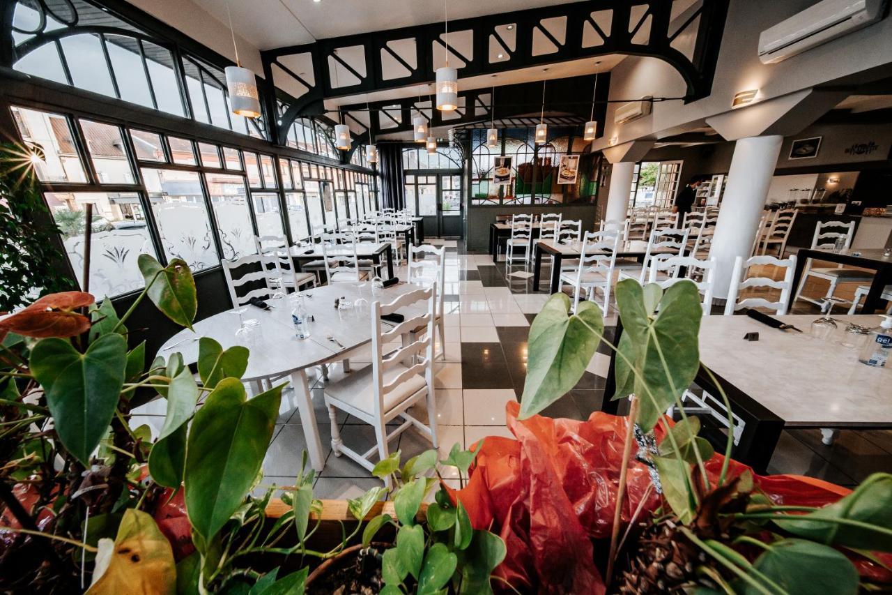 Hotel Le Tivoli Vic-en-Bigorre Ngoại thất bức ảnh