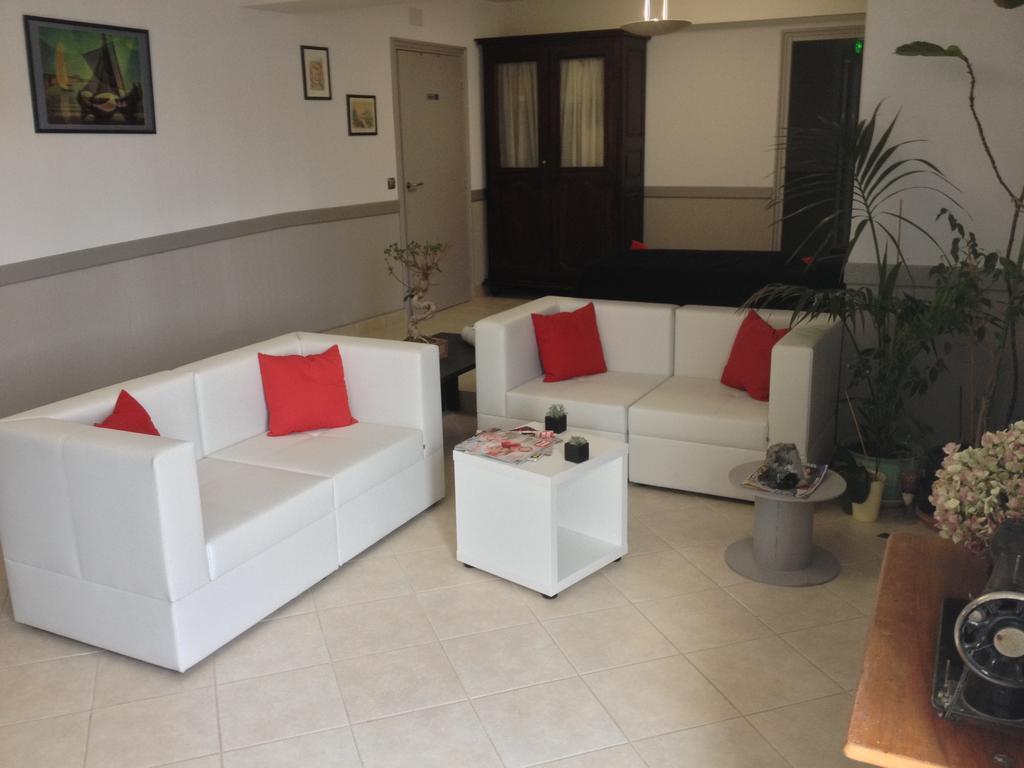 Hotel Le Tivoli Vic-en-Bigorre Ngoại thất bức ảnh