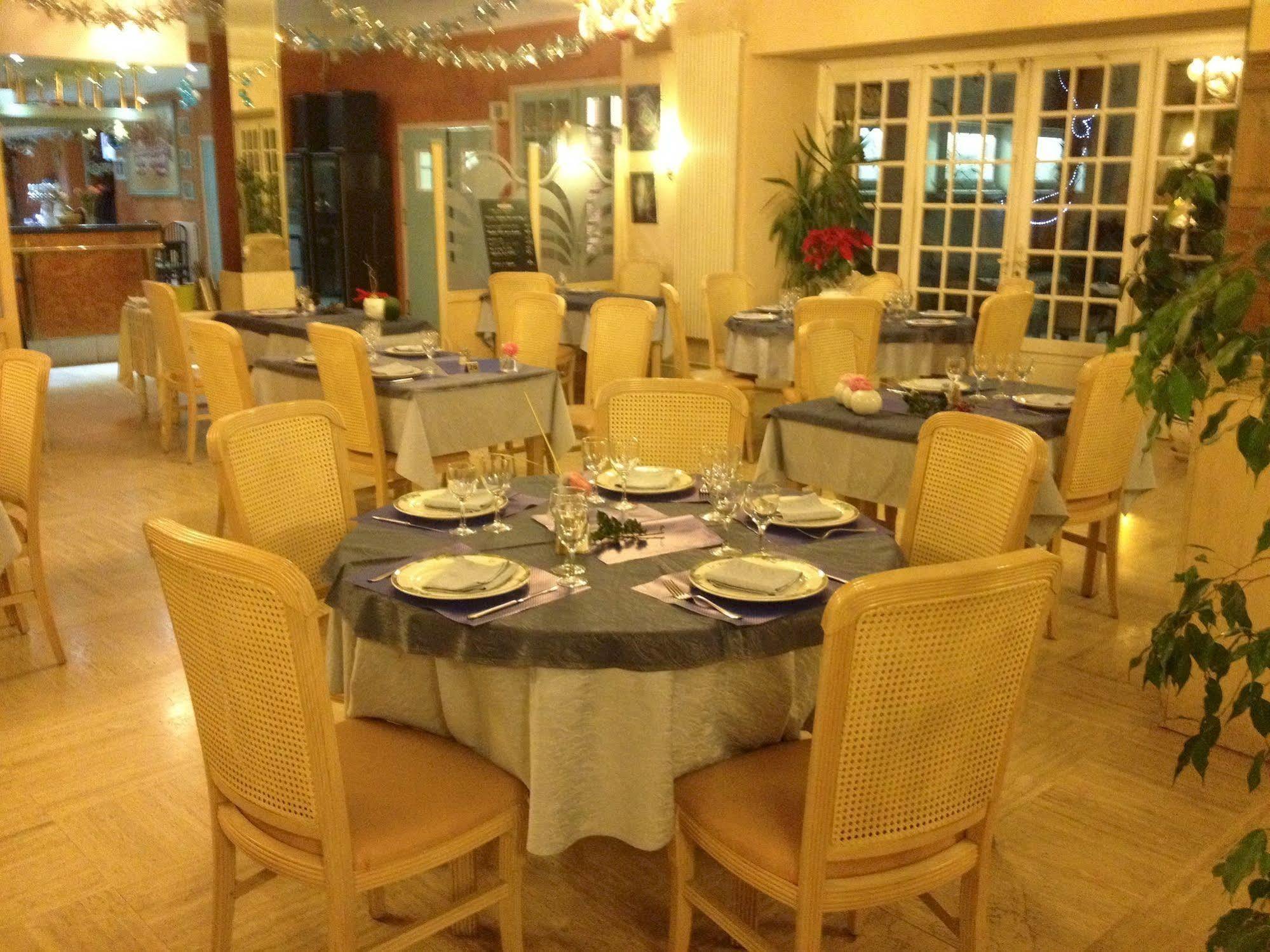 Hotel Le Tivoli Vic-en-Bigorre Ngoại thất bức ảnh
