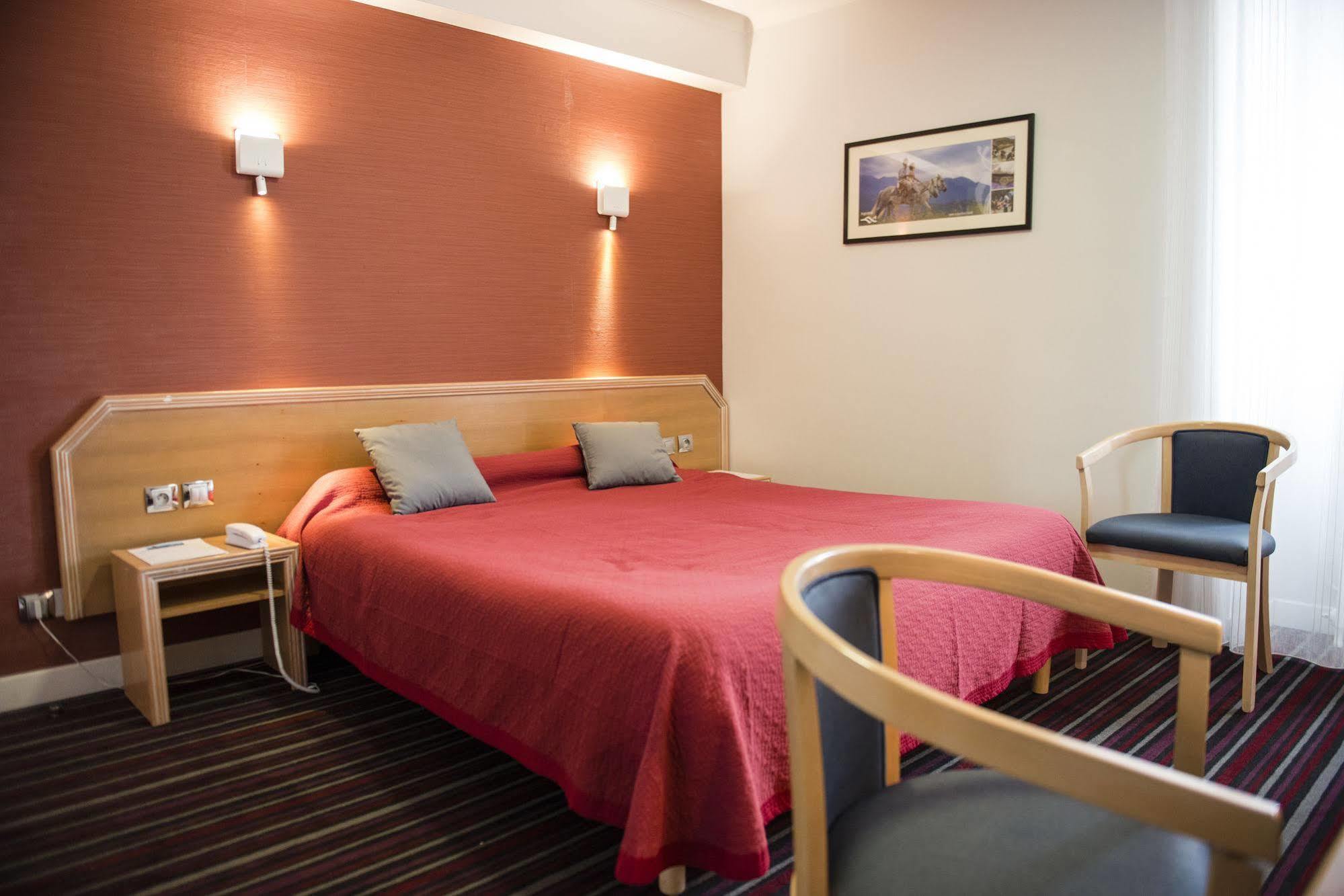 Hotel Le Tivoli Vic-en-Bigorre Ngoại thất bức ảnh