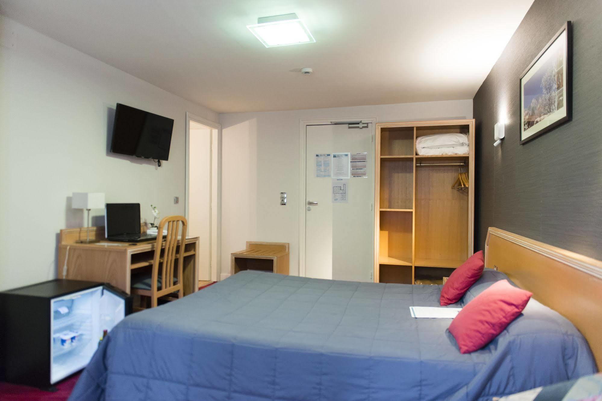 Hotel Le Tivoli Vic-en-Bigorre Ngoại thất bức ảnh